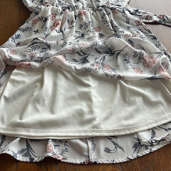 Sienna Sky mock wrap dress white w/flowers flutter sleeves lined bottom size S - Picture 14 of 15
